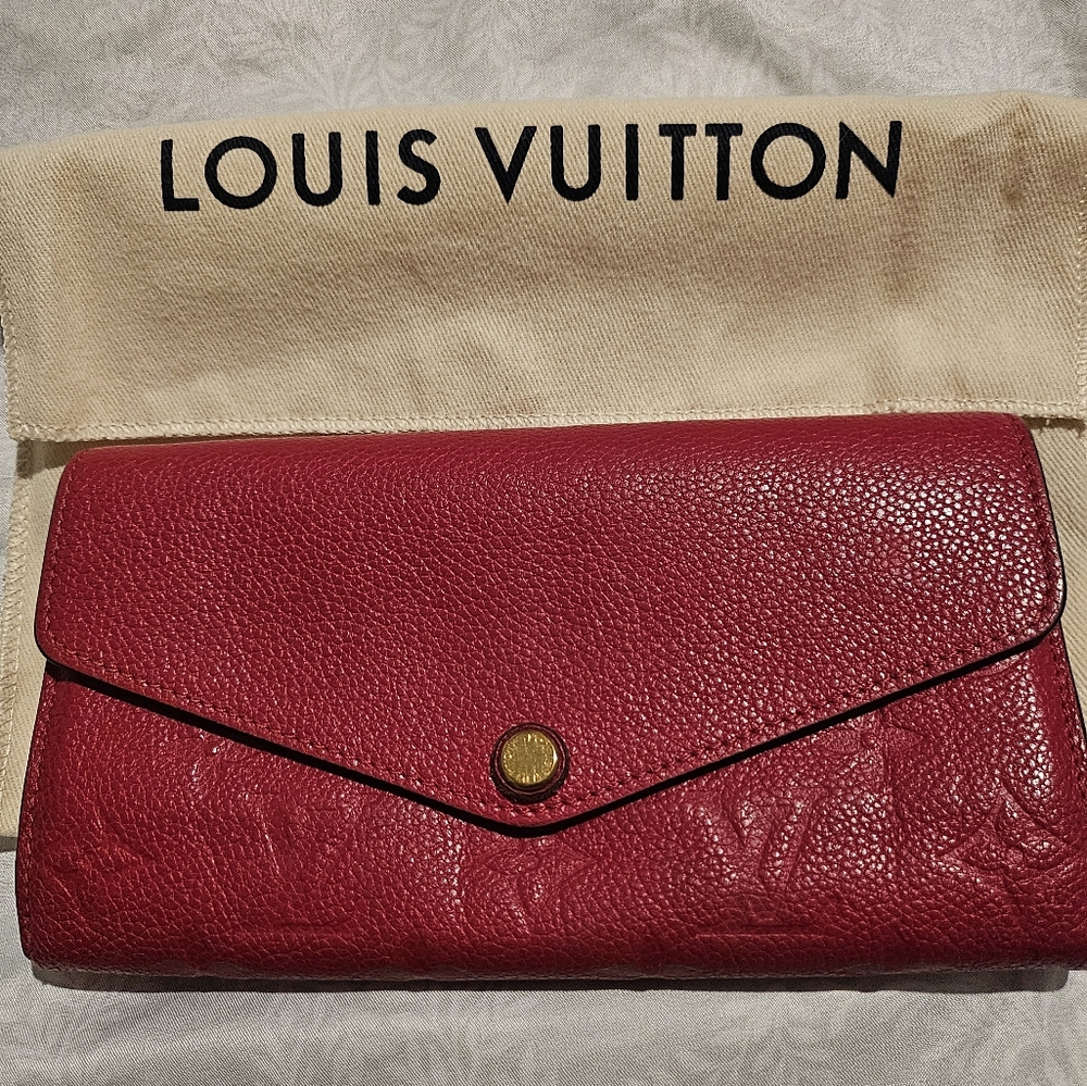 EUC Gift Wrapped 🎁 Louis Vuitton Red Empriente Sarah Wallet ♥️ ❤️